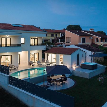 Villa Cascada Muntić Extérieur photo