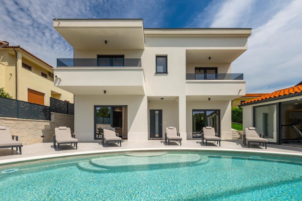 Villa Cascada Muntić Extérieur photo