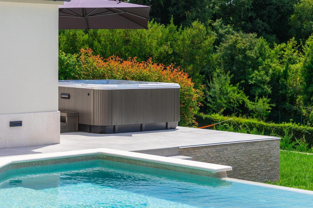 Villa Cascada Muntić Extérieur photo