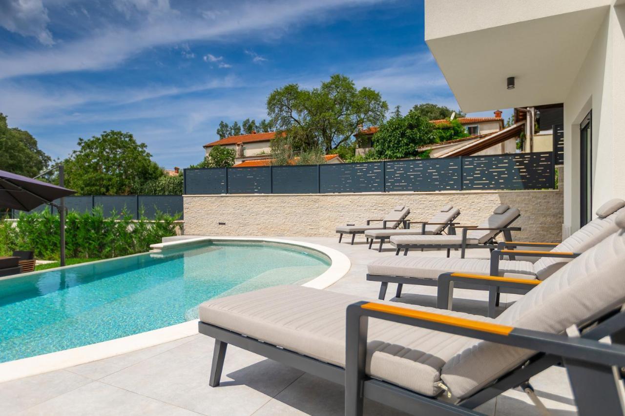 Villa Cascada Muntić Extérieur photo