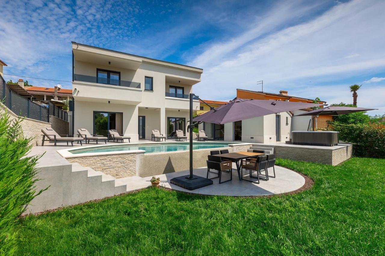 Villa Cascada Muntić Extérieur photo