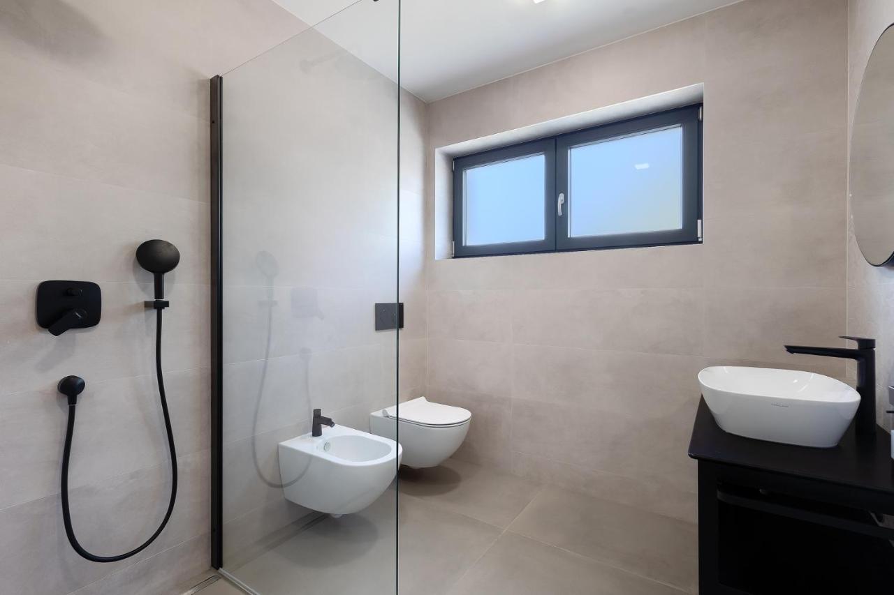 Villa Cascada Muntić Extérieur photo